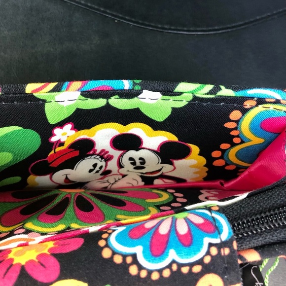 Disney Vera Bradley Midnight Mickey Smrtph-Wrstlt - Picture 3 of 4